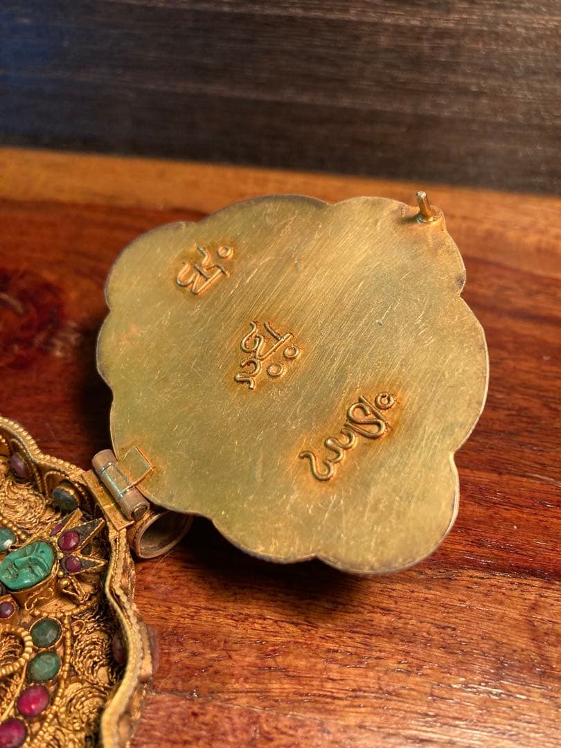 ガウ（Ghau） 仏像細工 チベット密教88g ネパール製