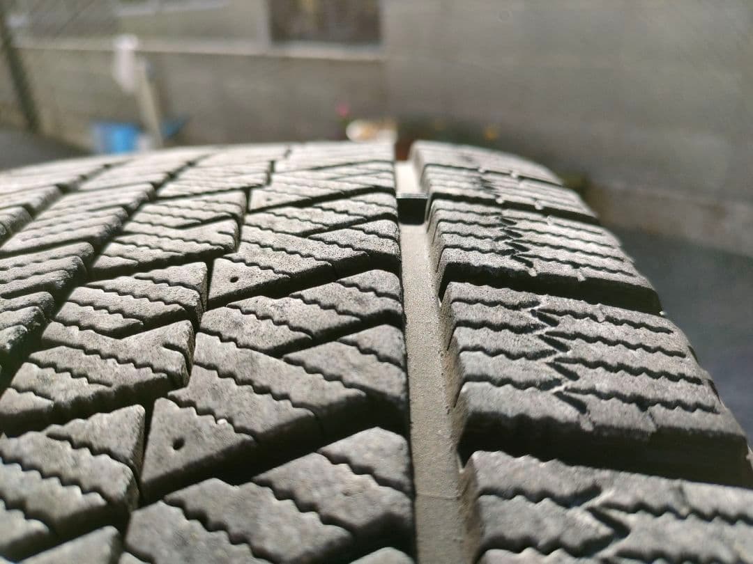 22年製 4本 235/50R18 ブリザックVRX2 スタッドレス