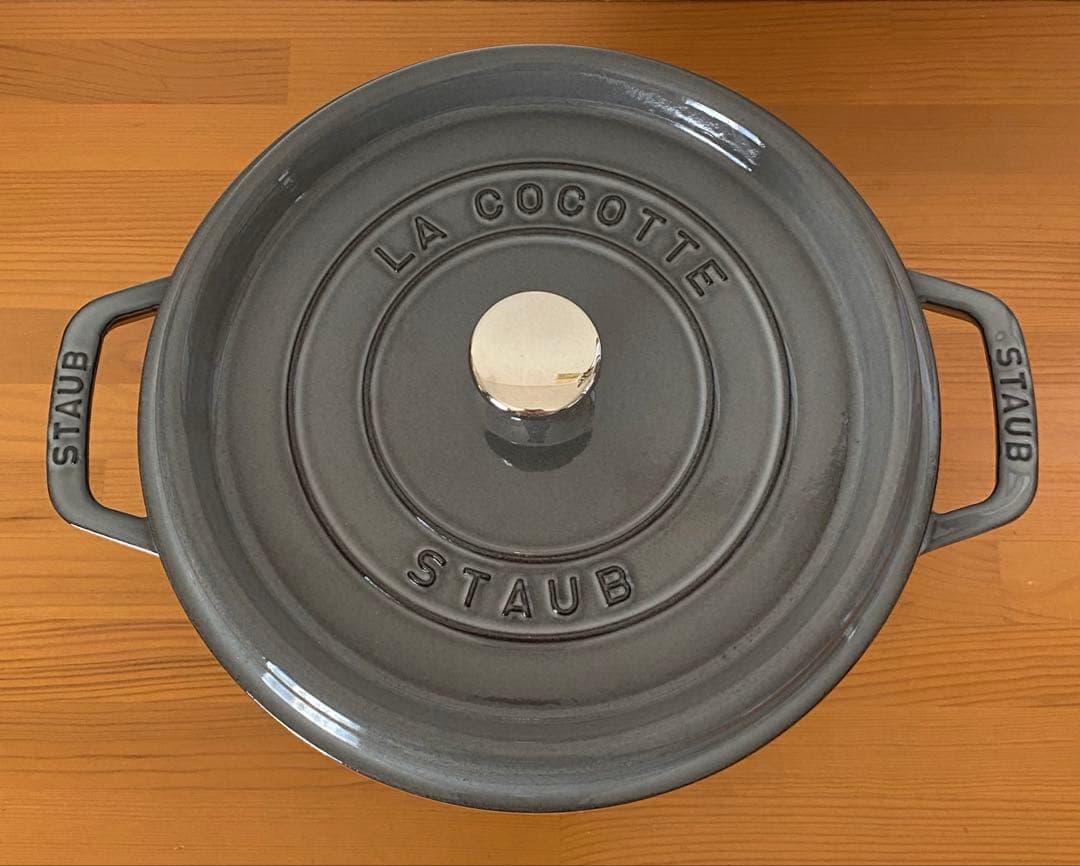 美品 staub ストウブ ピコ・ココット ラウンド 24cm グレー