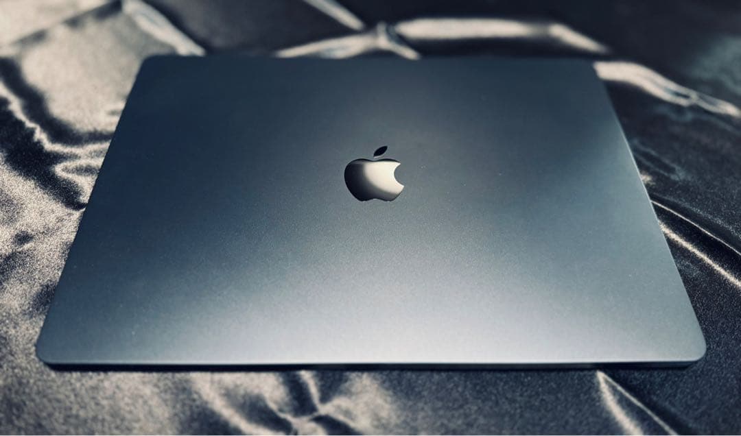 Macbook Air M2 15.3インチ 8-256