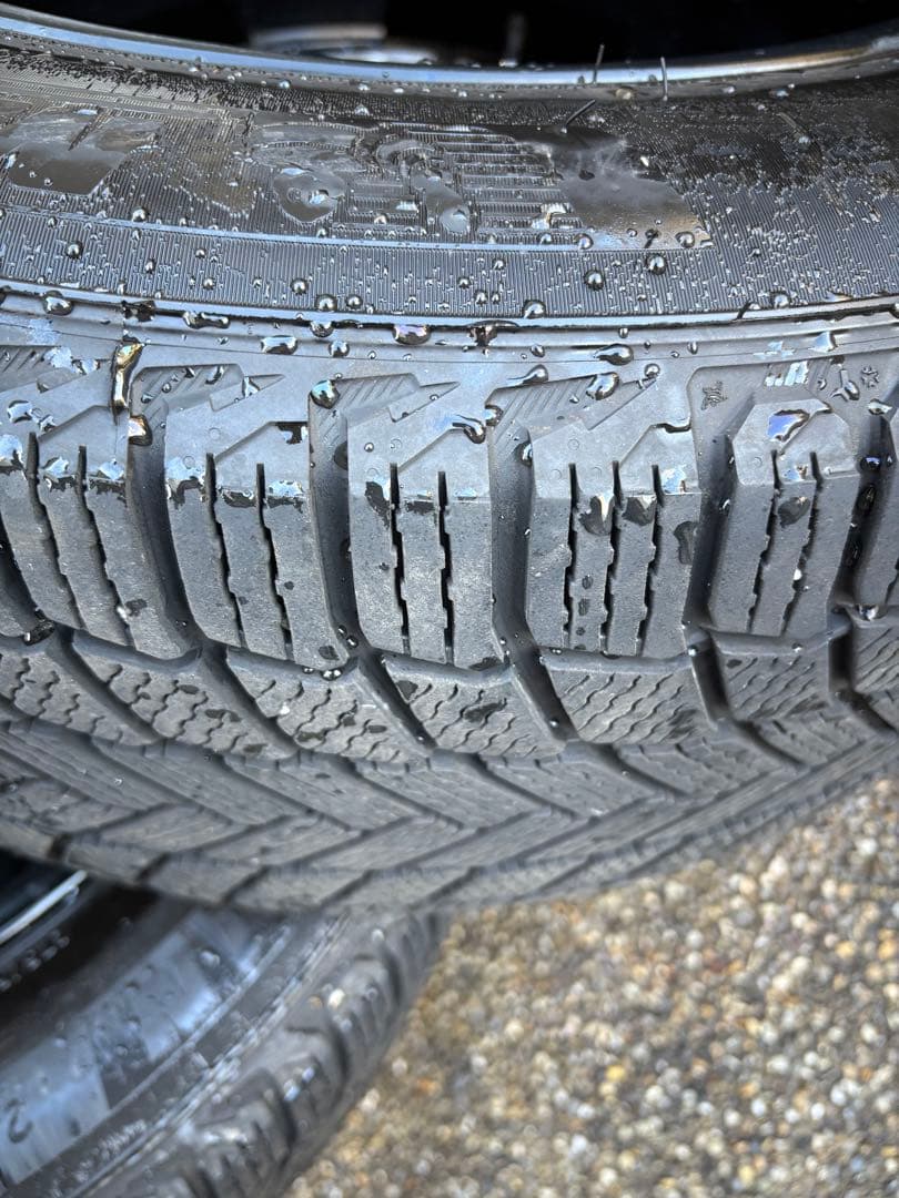 送料込み格安　275/55R20インチ　スタッドレス　ディフェンダー【1/2】