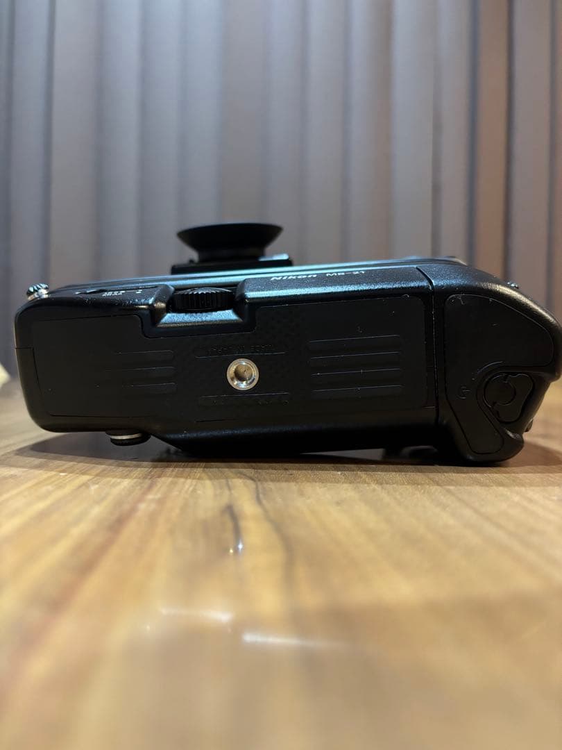 Nikon F4 フィルムカメラ レンズキャップ付き