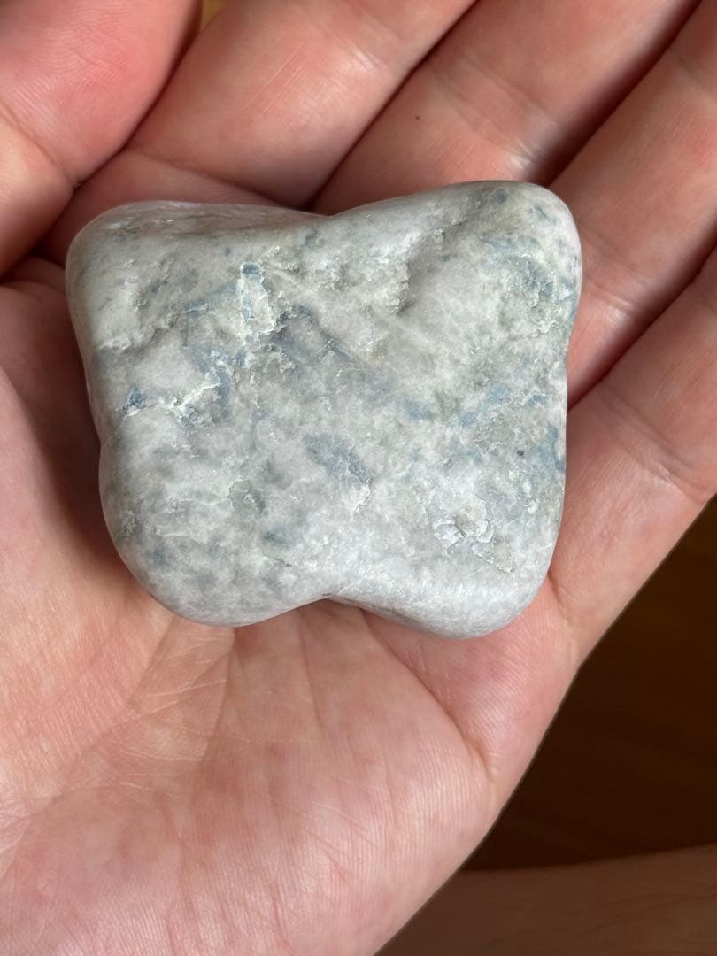 糸魚川翡翠　原石　横川　青翡翠　163g