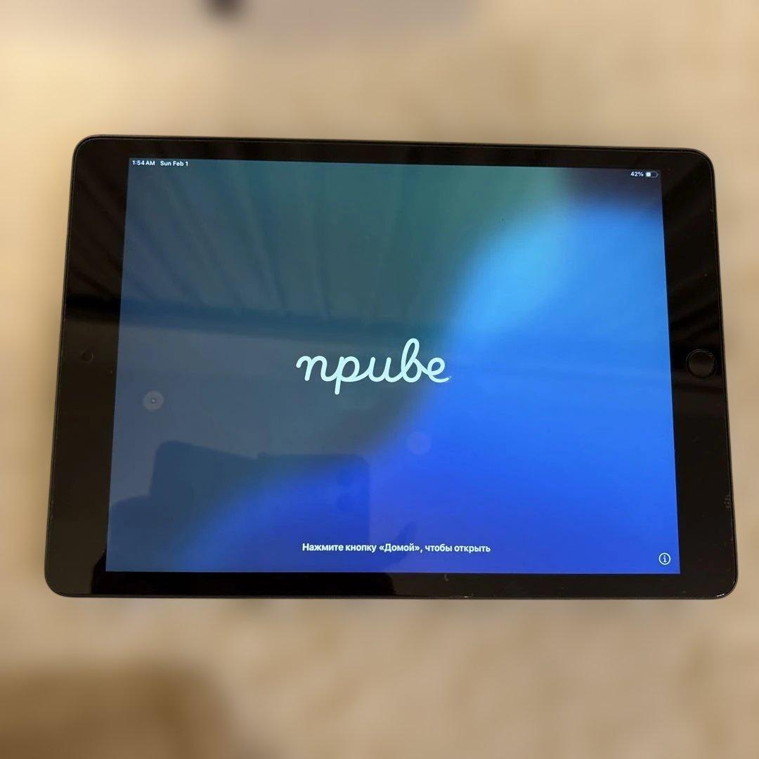 iPad (第９世代)W i-fi 64G グレー　グラスシート　初期化済み