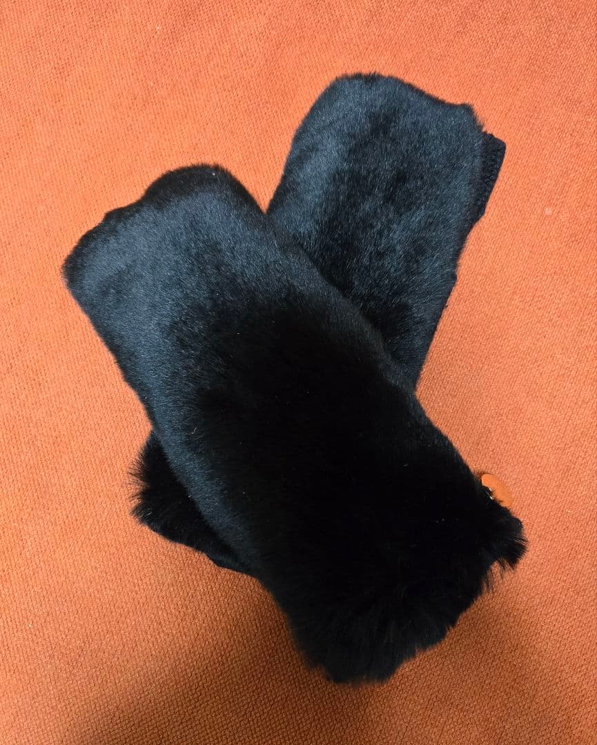 YVES SALOMON リアルレッキスファーグローブ　黒