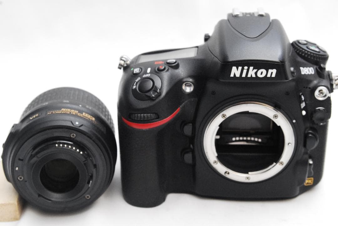 Nikon D800/DX VR 18-55mm (良品）