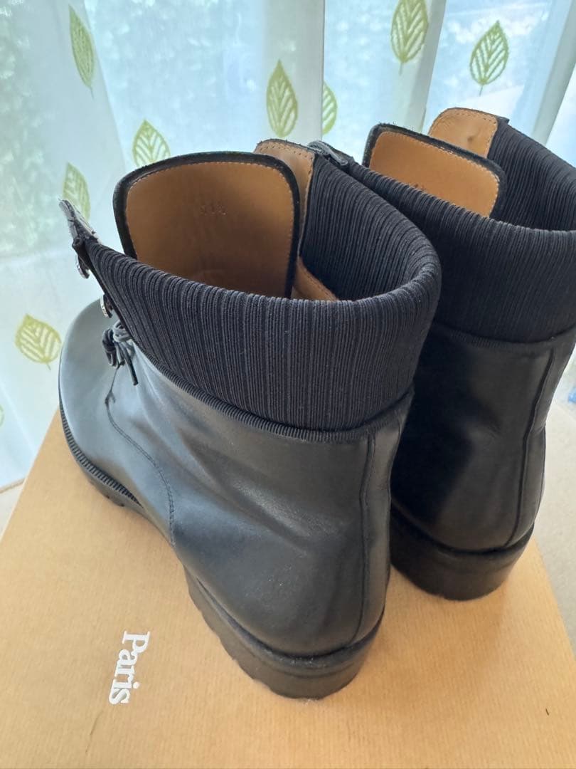 Christian Louboutin ブラックブーツ