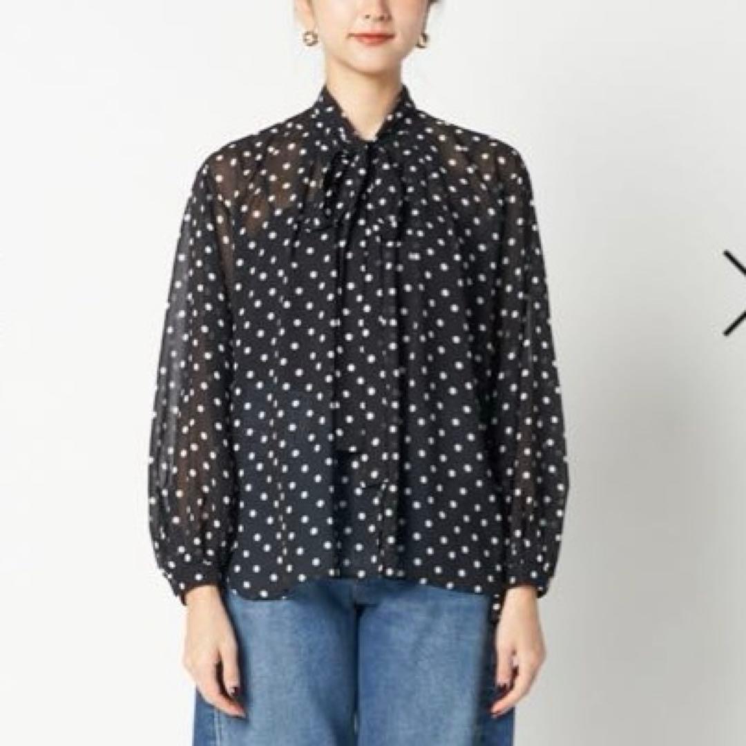 2025.新品！HELIOPOLEエリオポール　ドットボウタイブラウス