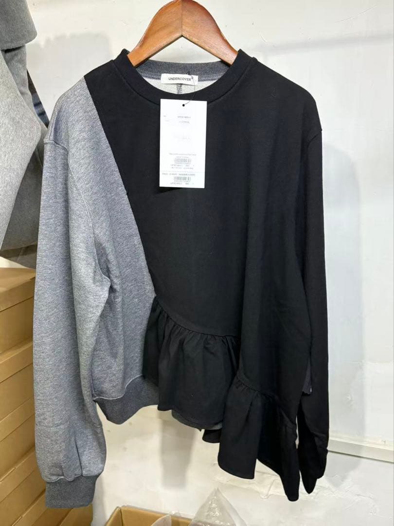 Under coverスウェット グレー・ブラック