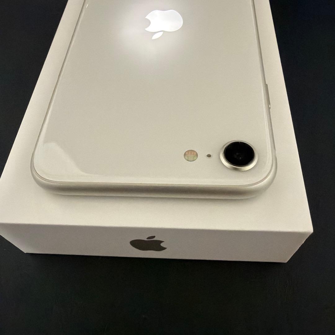 iPhone SE 第3世代　128GB スターライト