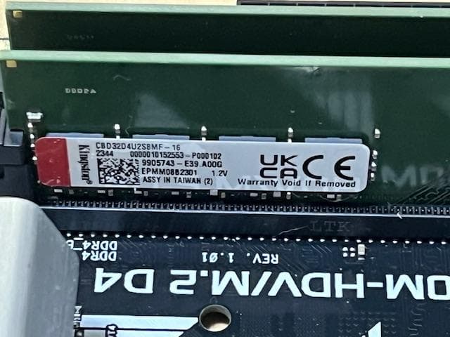 マザーボード / i7-13700F / 32GBメモリ