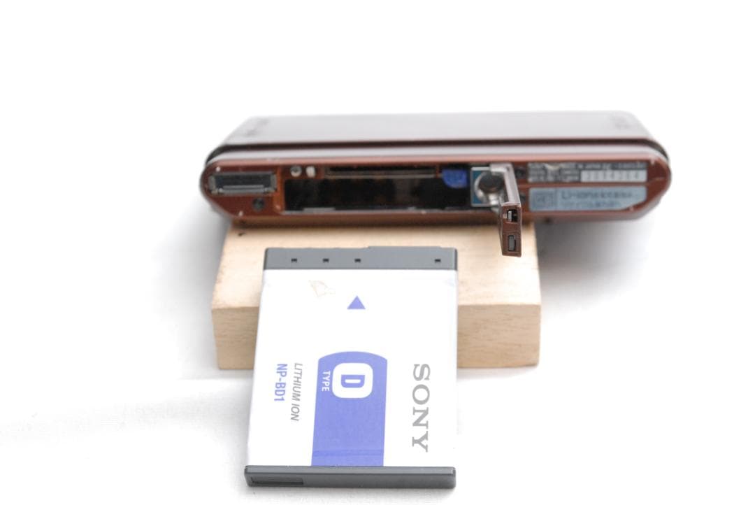 SONY CyberShot DSC-T77 (良品）