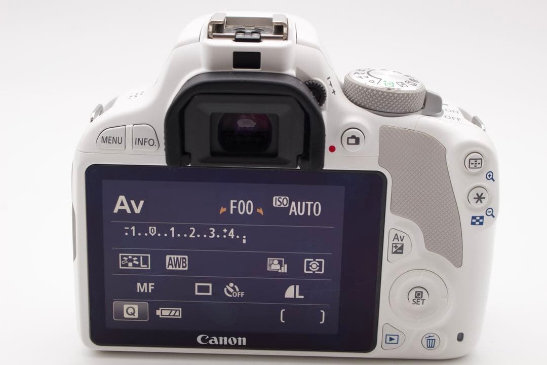 Canon EOS Kiss X7 ホワイトボディ　スマホに送れる一眼レフ　美品