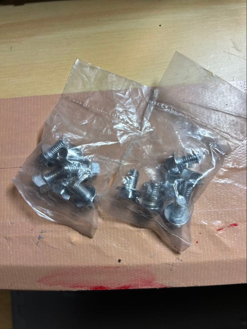 日産ビックサム　メッキ　フロント　ハブ