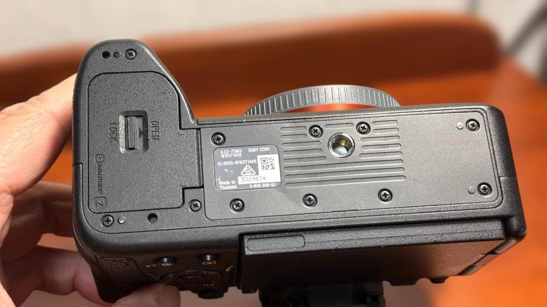 SONYα7SIII 6033回 + FE 24-105F4 純正BT2本元箱付