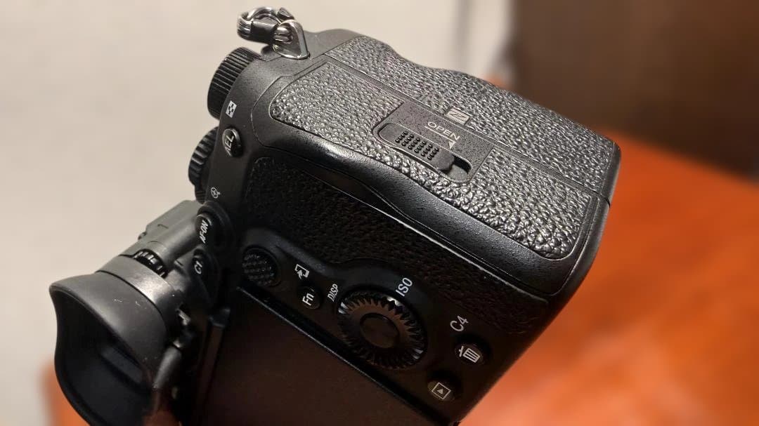 SONYα7SIII 6033回 + FE 24-105F4 純正BT2本元箱付