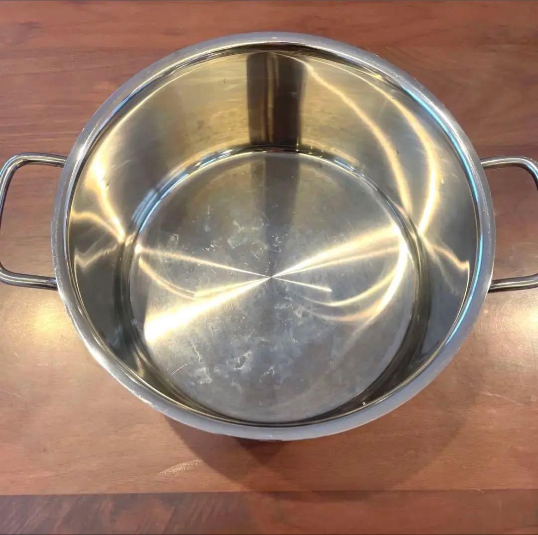 美品　WMF ヴェーエムエフ 両手鍋 ステンレス製 IH対応　24㎝