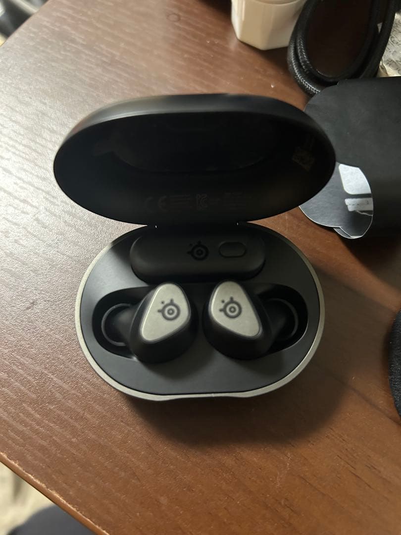 SteelSeries Arctis GameBuds ワイヤレスイヤホン