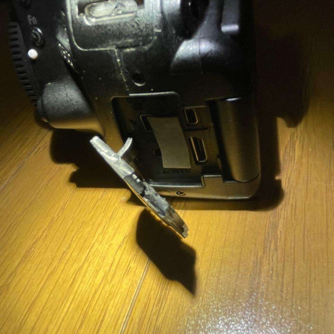 Nikon D5100 NIKKOR 標準ズームレンズキット デジタル一眼レフ