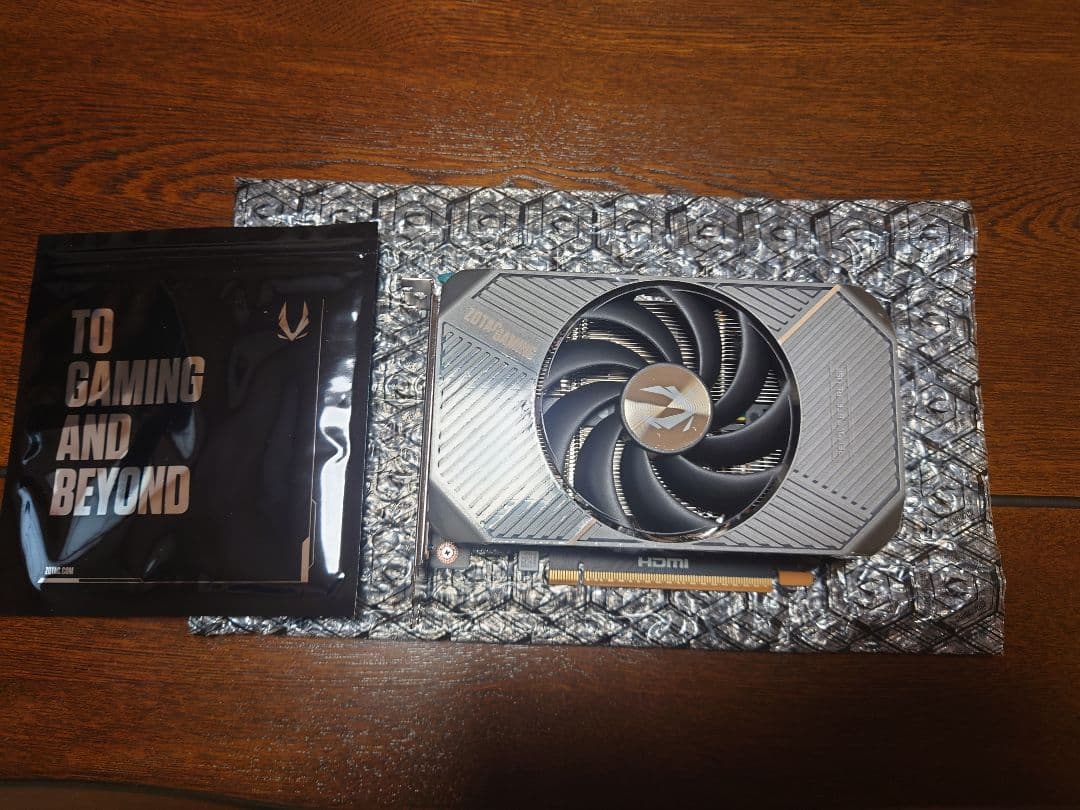 グラフィックボード・グラボ・ビデオカード ZOTAC GAMING GeForce RTX 5060 SOLO 8GB