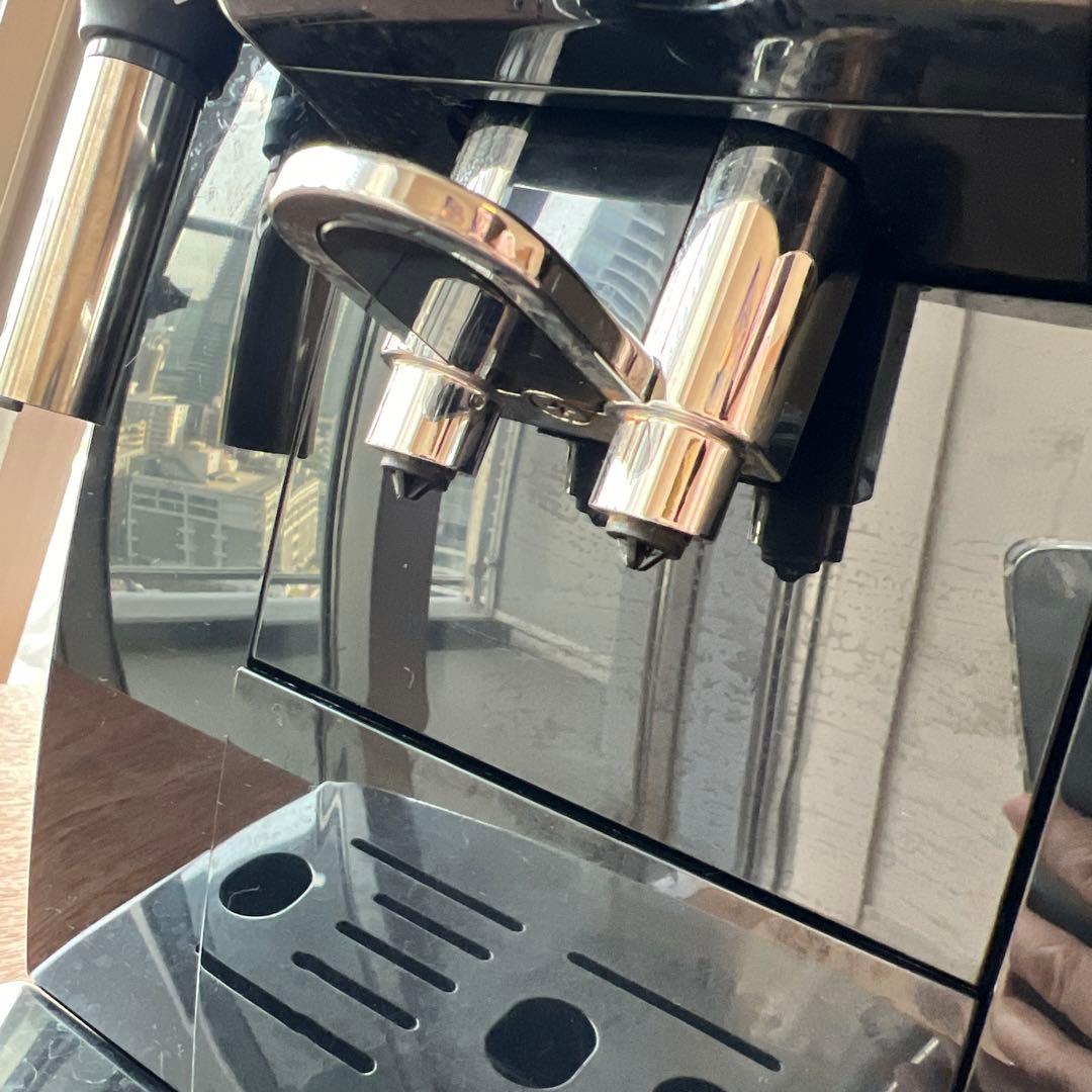 デロンギマグニフィカS コンパクト全自動エスプレッソマシン　ECAM23120