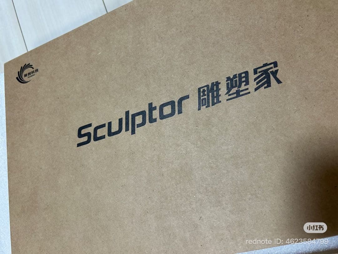 4K（3840×2160）解像度の OLEDディスプレイ です