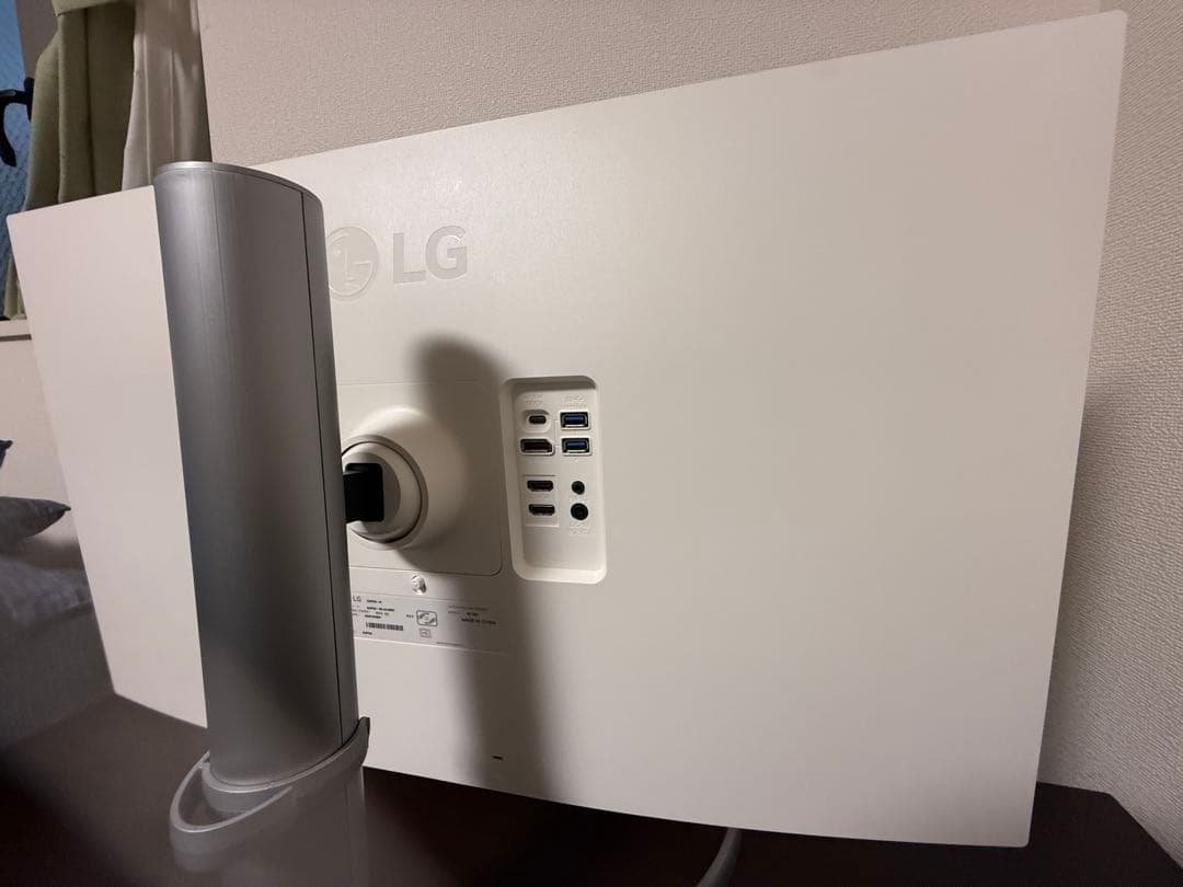 LG 大型ディスプレイ 32UP550-W