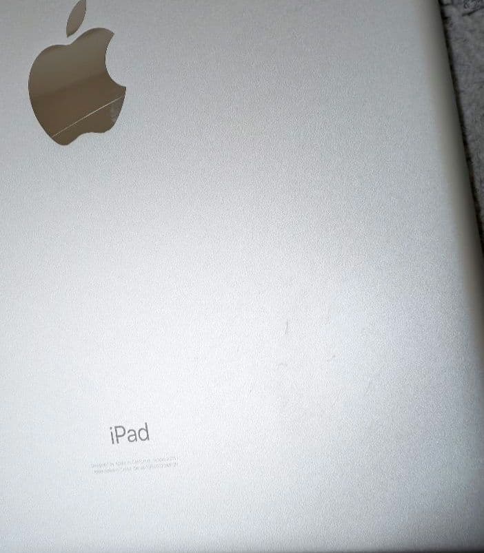 iPad第7世代 32GB シルバー Wi-Fiモデル