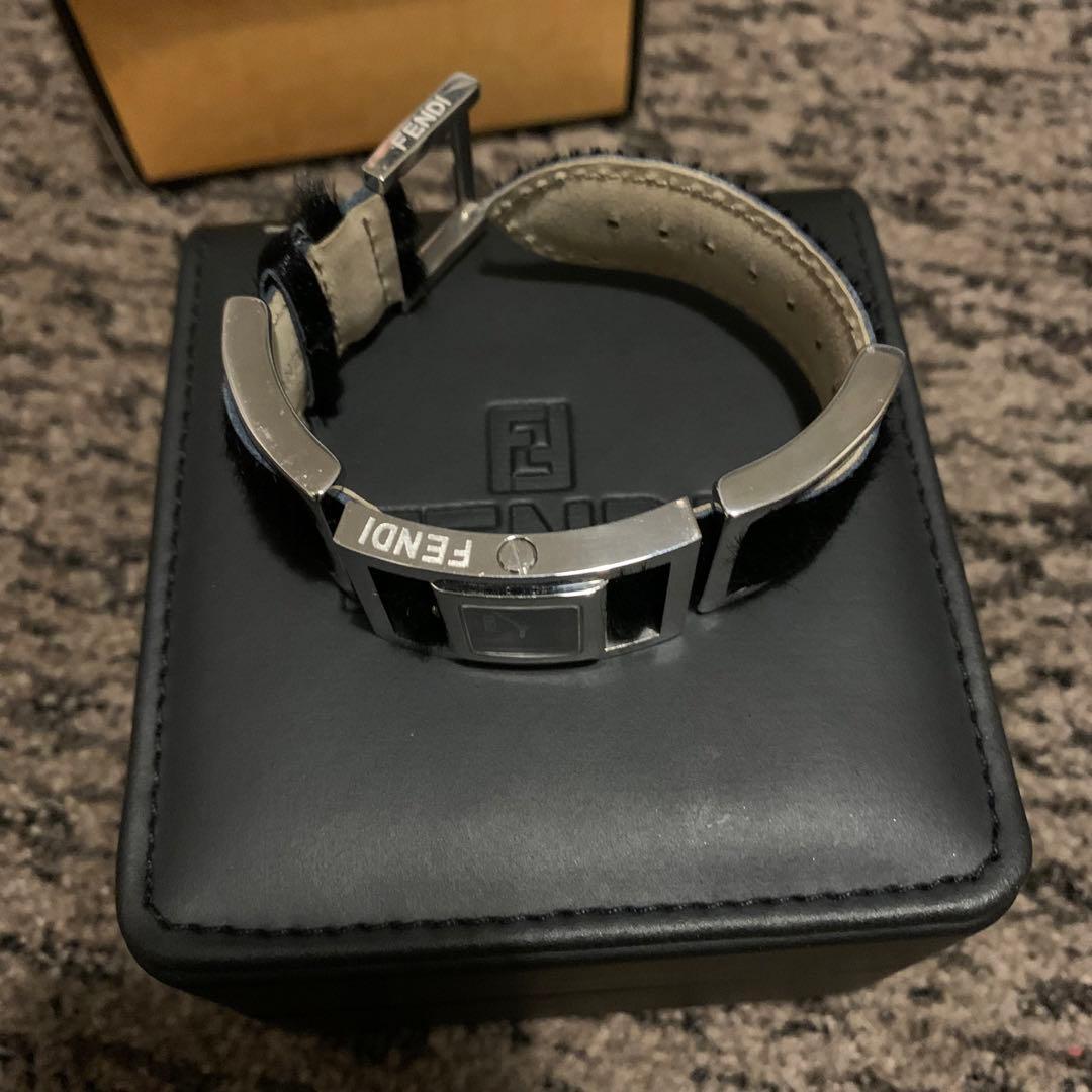 FENDI フェンディ 回転フェイス ハラコ