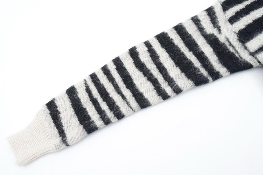 新品・未使用 STUSSY ゼブラ柄ニットセーター ホワイト/ブラック
