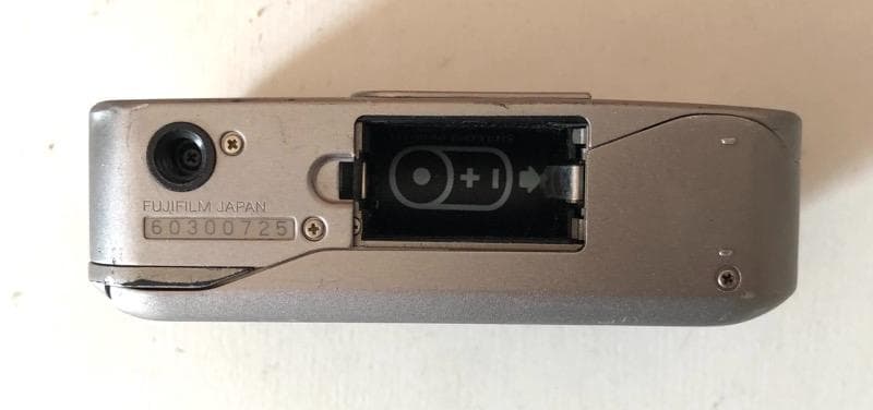 FUJIFILM TIARA コンパクトカメラ　訳アリ　動作品＃136