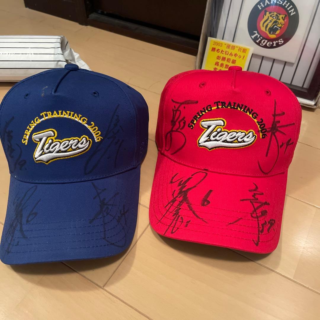 2005阪神セリーグ優勝メンバーの直筆サイン入り額と帽子と集合生写真