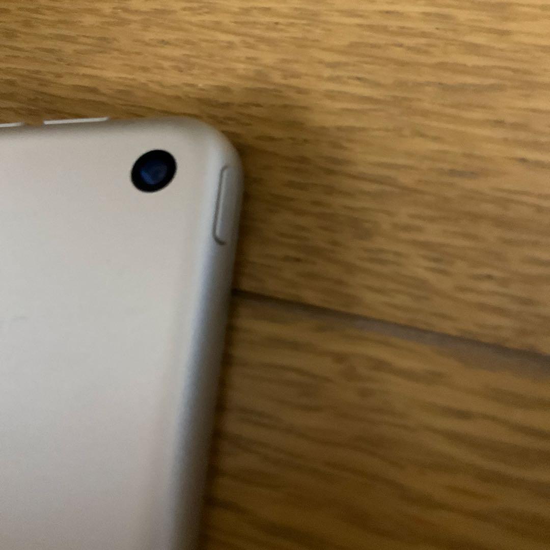 iPad mini 5 Wi‑Fiモデル 256GB シルバー　※電源ボタン陥没