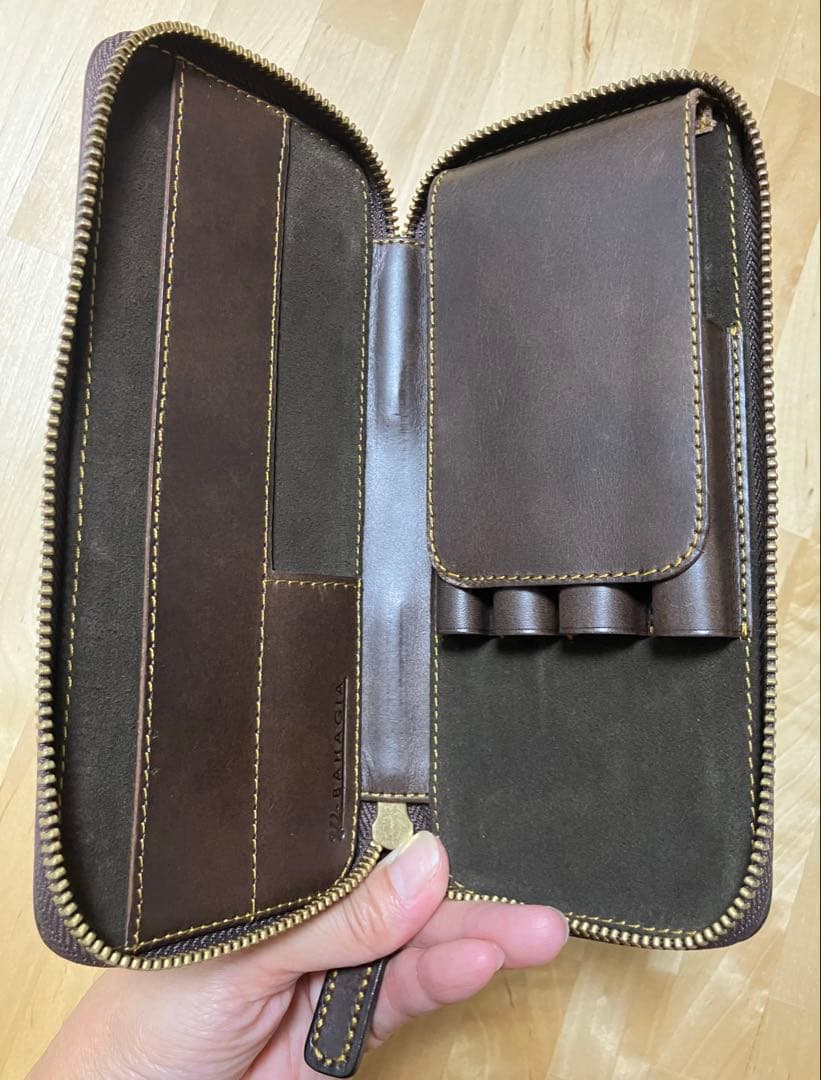 ババギア ペンケースラウンドジップ型 プエブロ タバコ/ブッテローブラウン