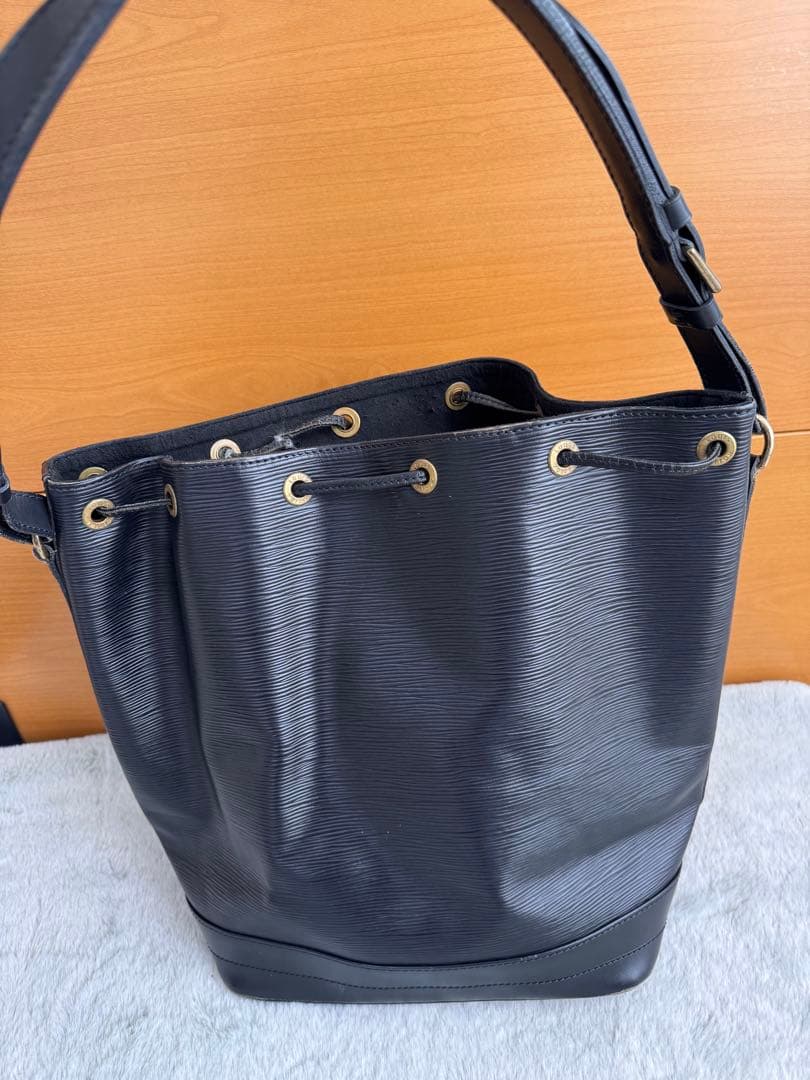 専用　ルイ・ヴィトン エピレザー バケットバッグ ブラック