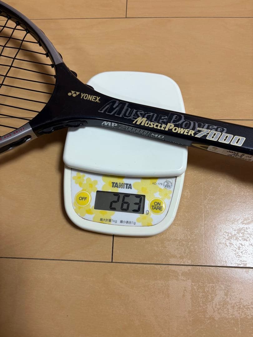 【美品】YONEX Muscle Power 7000 ガット付き