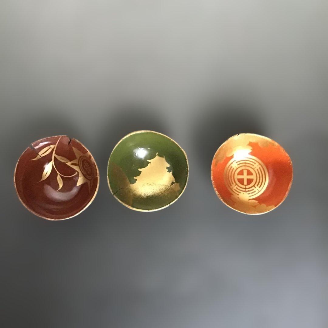 金箔装飾の木製本漆塗杯3個セット、共箱付き　本漆塗り　アンティーク