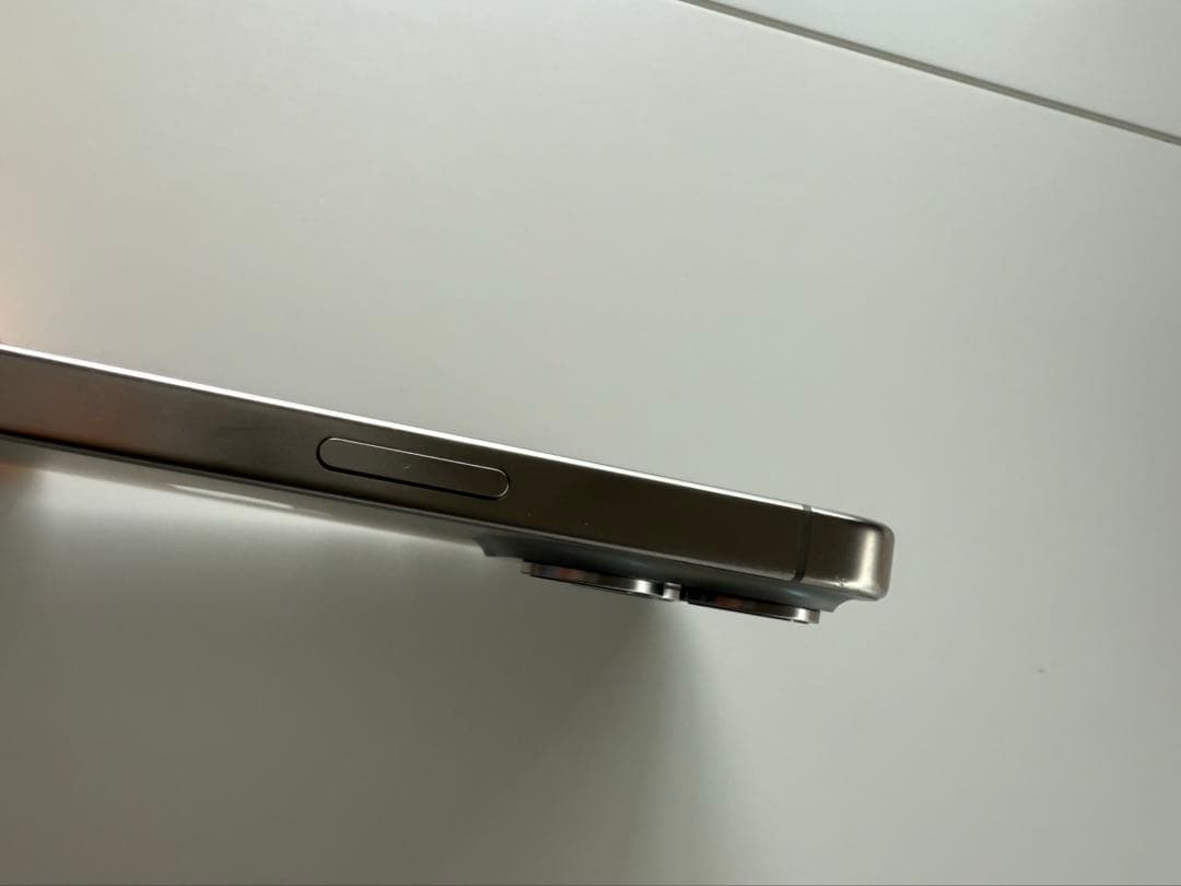 iPhone 15pro 本体 SIMフリー　128GB ナチュラルチタニウム