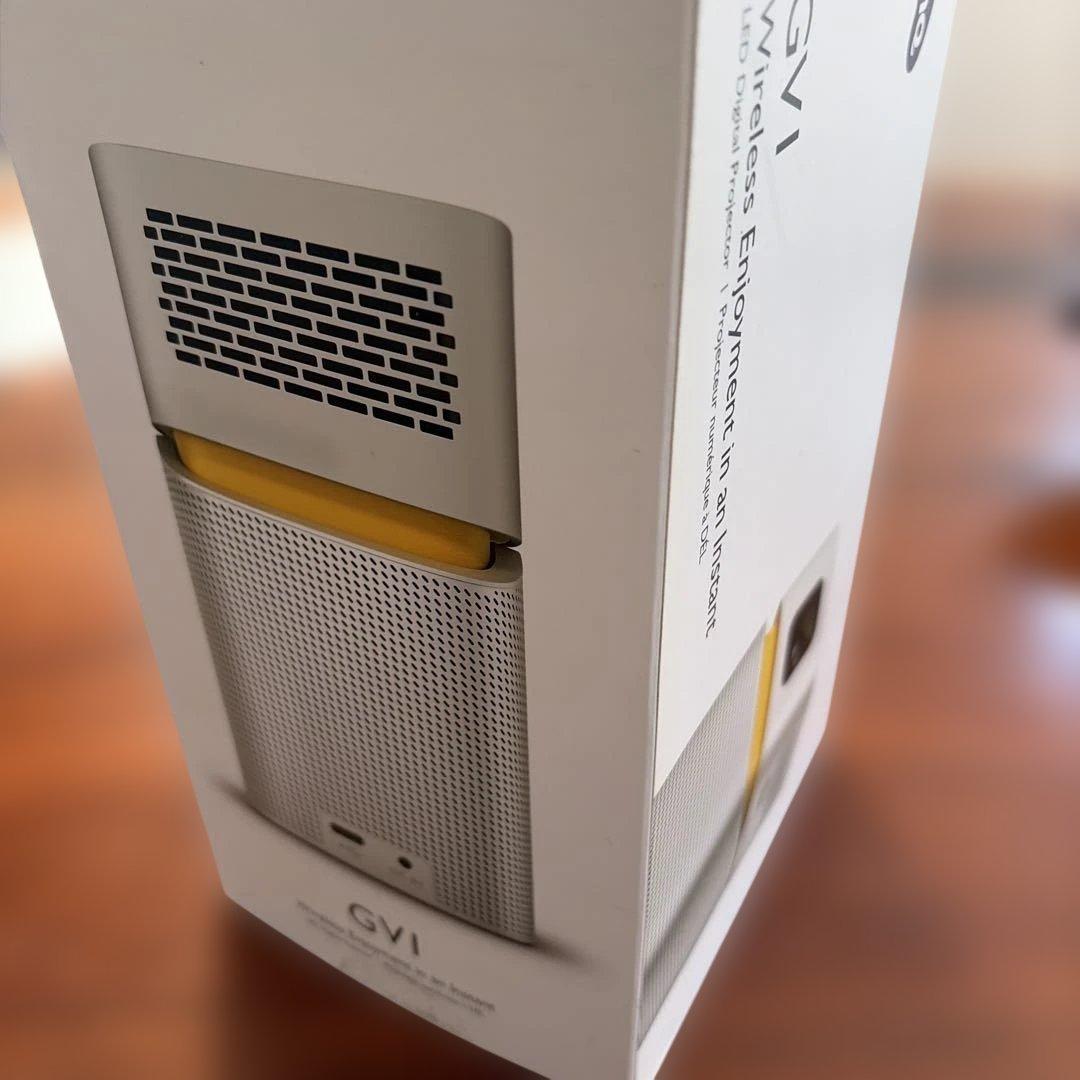 BENQ GVI LEDプロジェクター 本体　箱付き