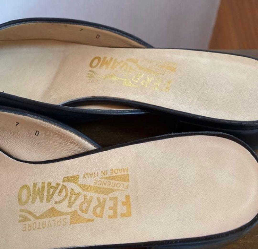 フェラガモ　バレエシューズ