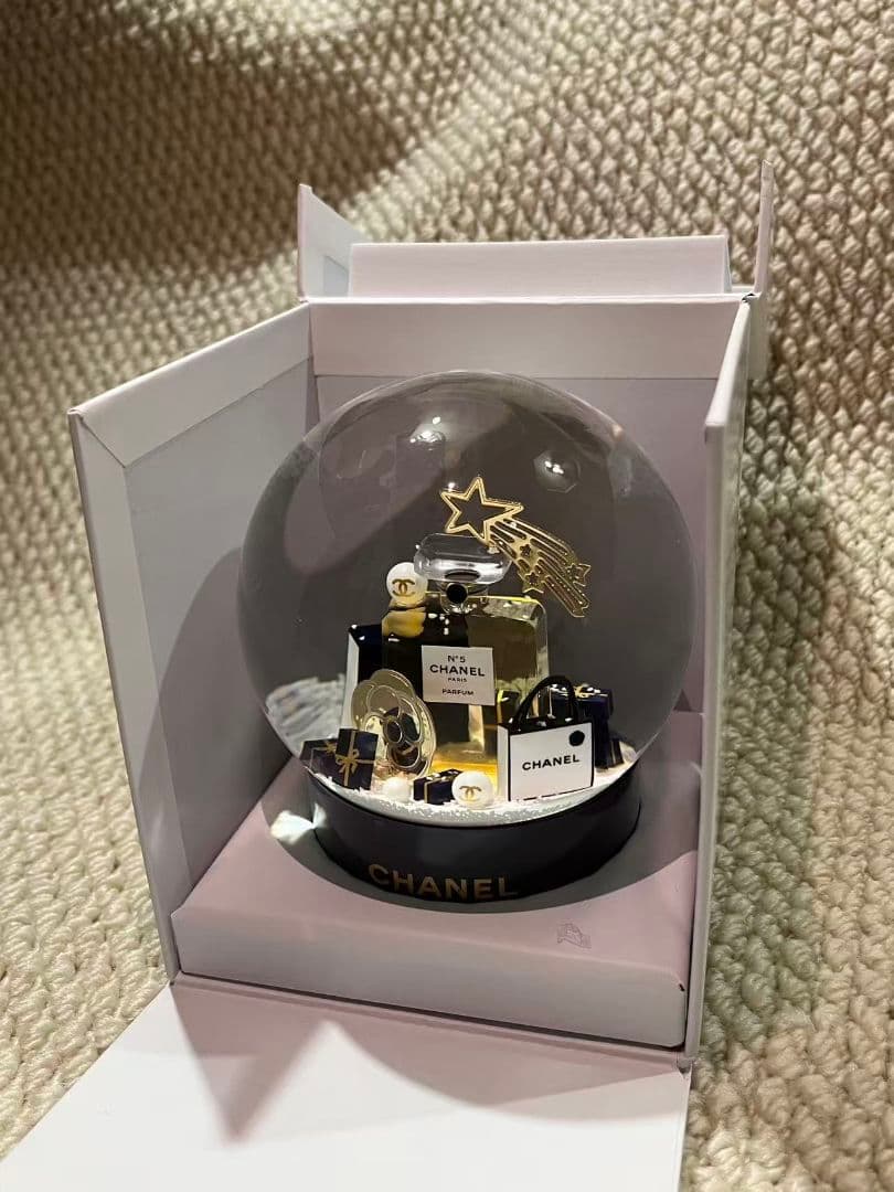 新品2025 CHANEL スノードーム クリスマス