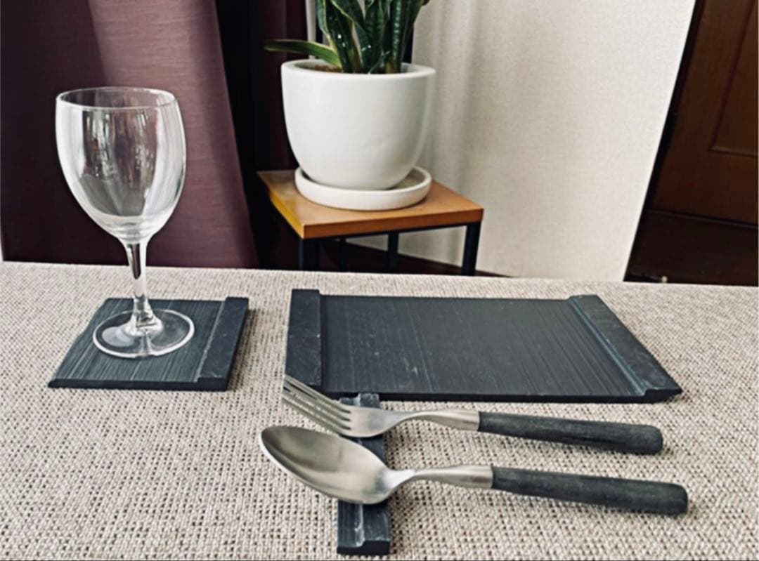 【未使用】まとめ売り＊リビングモチーフ＊天然黒石角皿・箸置き・コースター４セット