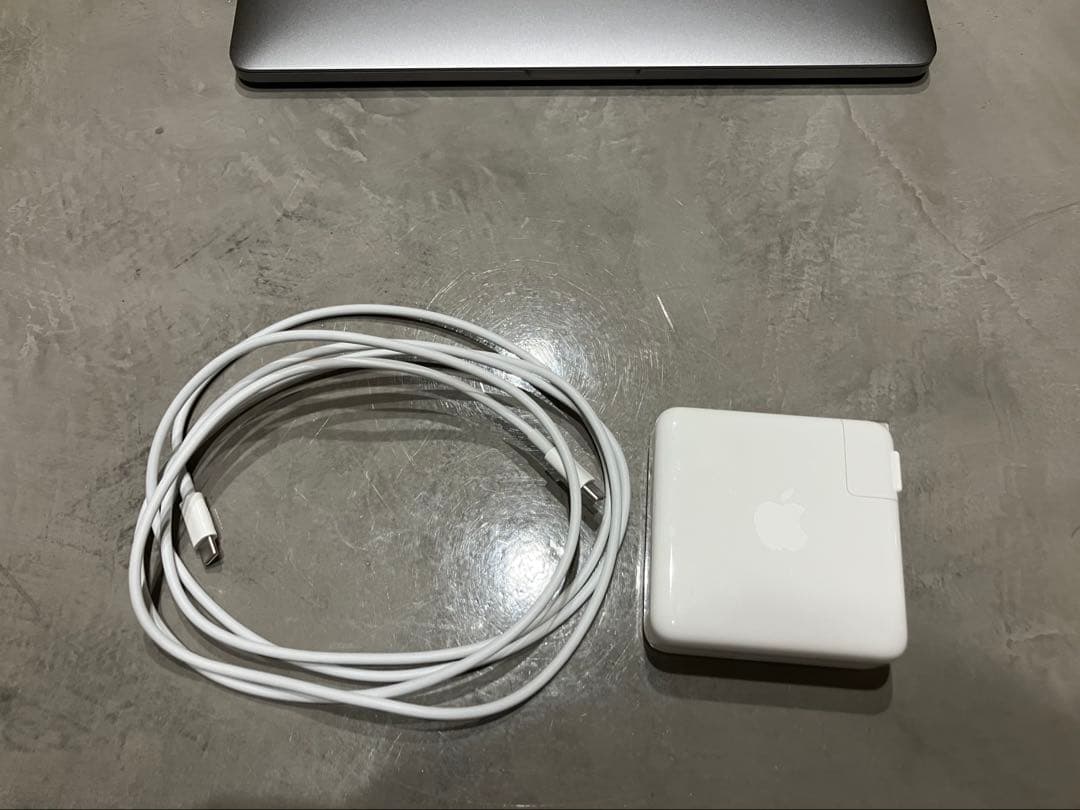 MacBook Pro 2019 13インチ2TB