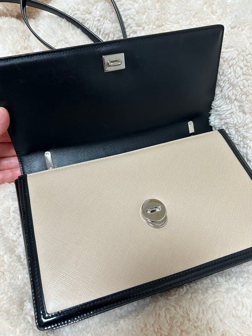 【美品】フェラガモ ヴァラリボン レザー×パテント ショルダーバッグ　レア