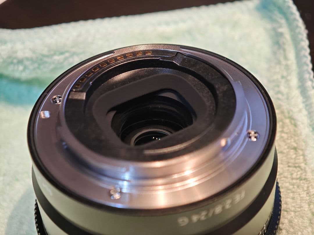 ほぼ新品　SONY　フルサイズ一眼レンズ　 SEL24F28G