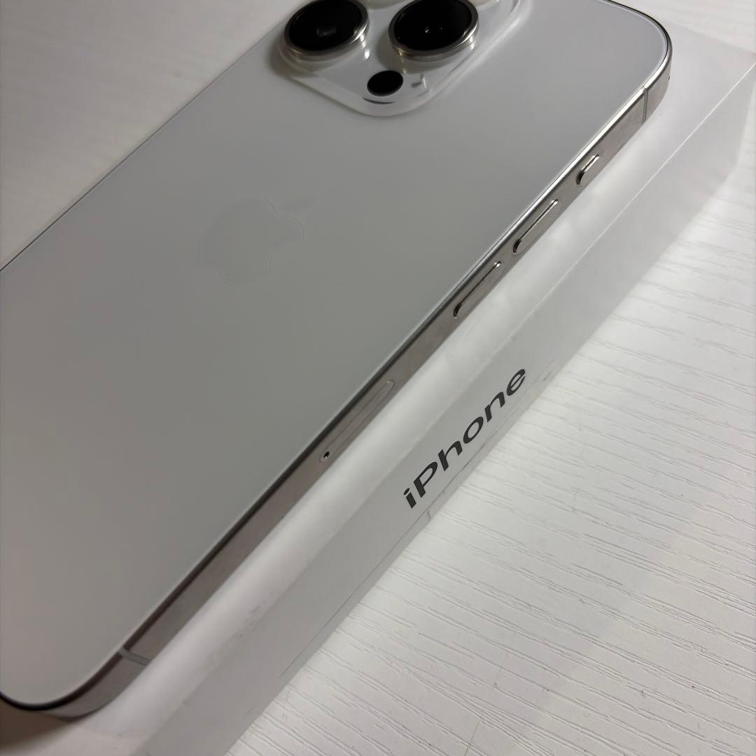 iPhone 15 Pro 256GB ホワイトチタニウム