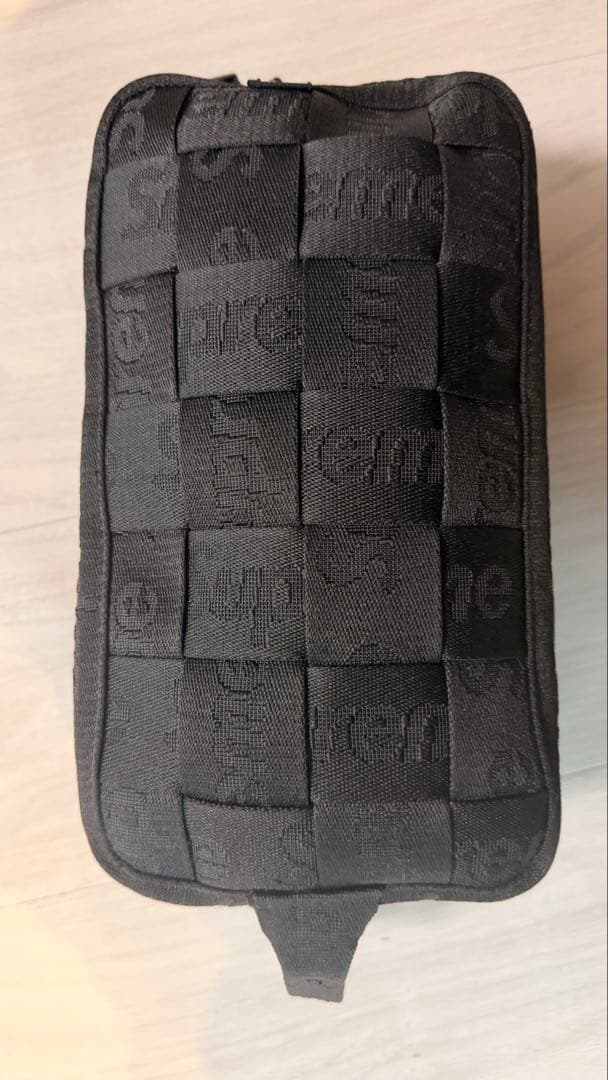 Supreme ブラックショルダーバッグ