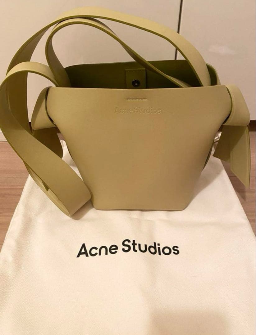 Acne Studios MUSUBI ミニショルダーバッグ アップルグリーン