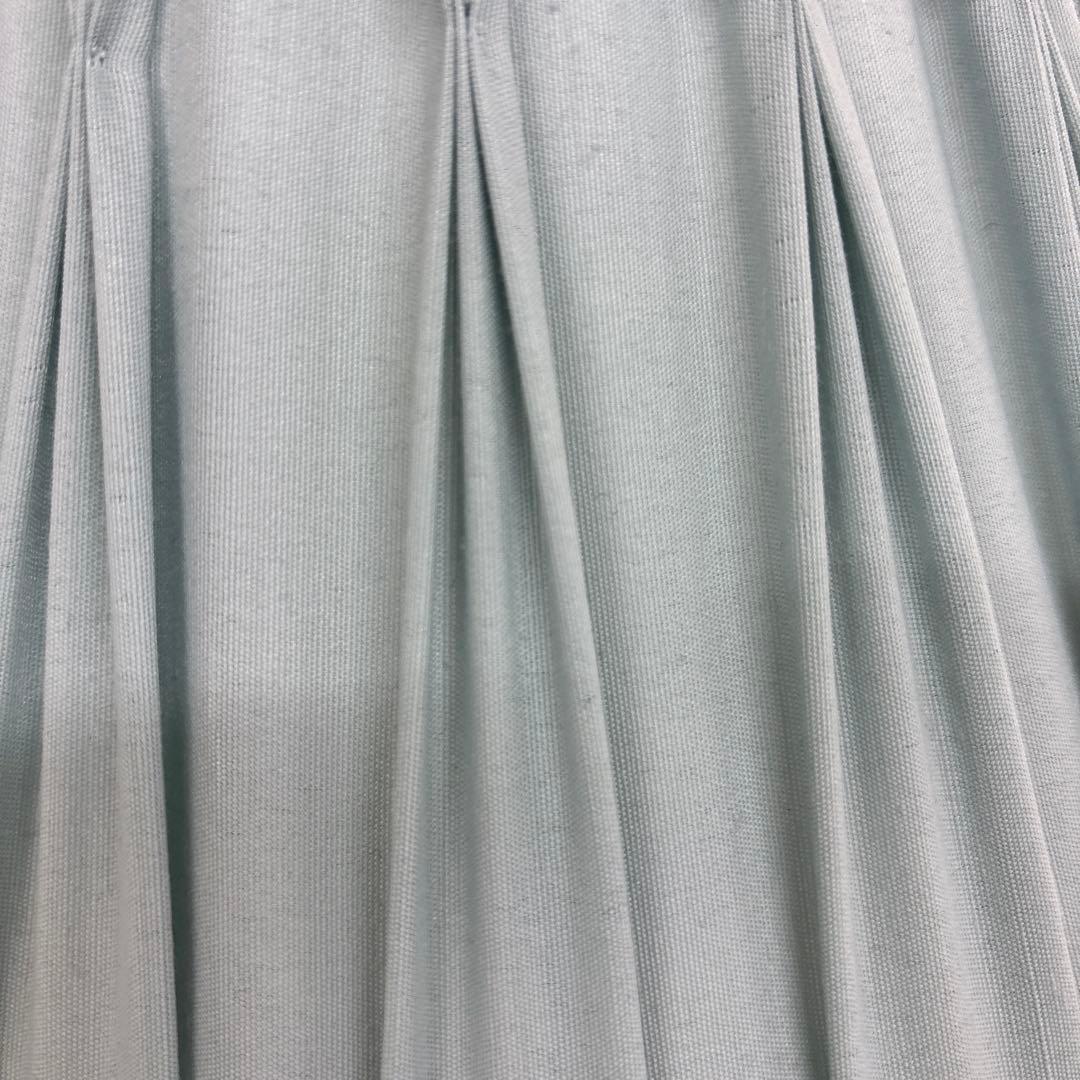 ローラアシュレイのプリーツシェード付きテーブルランプ