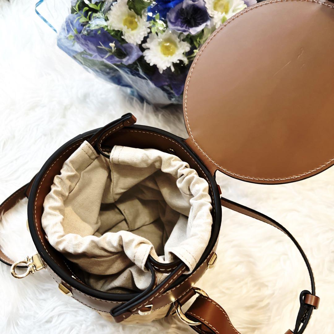 美品　サルバトーレフェラガモ かご　バケツ　バッグ　ショルダー　ガンチーニ